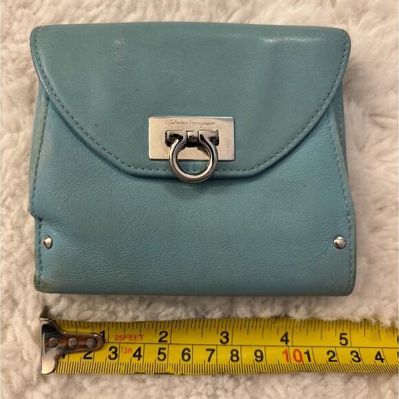 Salvatore Ferragamo Vintage Gancini W Hook Wallet - Picture 8 of 9